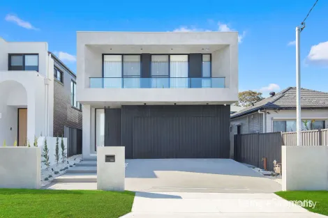 25 Larien Cres, Birrong, NSW 2143