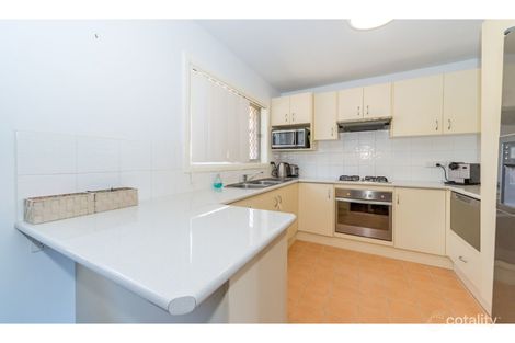 Property photo of 31 Vernon Avenue Labrador QLD 4215