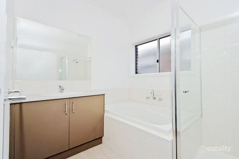 Property photo of 2/14 Harness Court Truganina VIC 3029