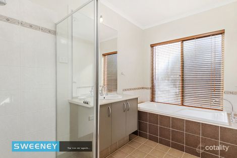 Property photo of 18 Egret Crescent Cairnlea VIC 3023