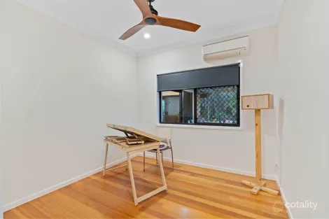 Property photo of 10 Hanlin Place Victoria Point QLD 4165