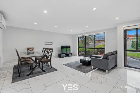 Property photo of 4/10 Lang Road Mount Waverley VIC 3149