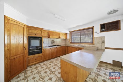 Property photo of 18 Akoonah Drive Golden Square VIC 3555