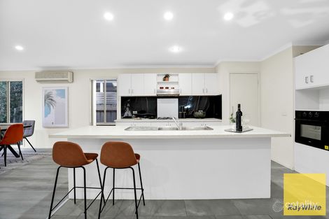 Property photo of 22 Rose Grange Boulevard Tarneit VIC 3029