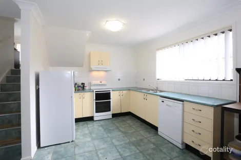 Property photo of 1/10 Fairweather Place Eagle Vale NSW 2558