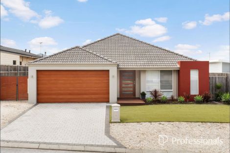 Property photo of 7 Buttercup Parkway Halls Head WA 6210