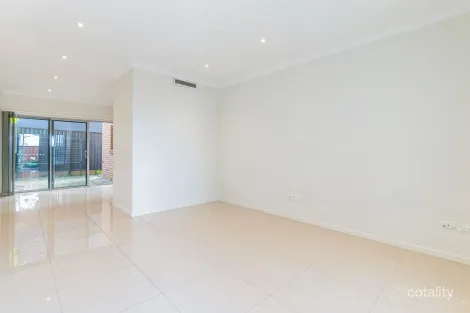 Property photo of 3/8 Holland Crescent Casula NSW 2170