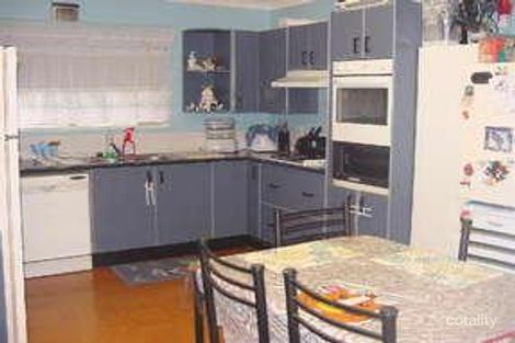 Property photo of 30 Grevillea Crescent Berkeley Vale NSW 2261