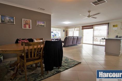 Property photo of 5 Thompson Place Australind WA 6233