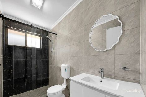 Property photo of 2/43 Pinnaroo Circuit Meadow Heights VIC 3048