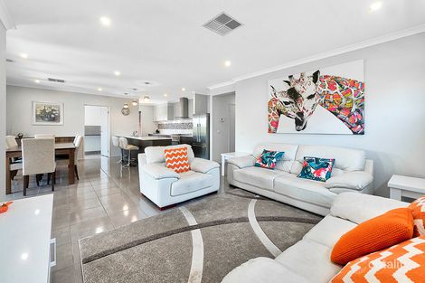 Property photo of 22 Bayley Place Cranbourne West VIC 3977