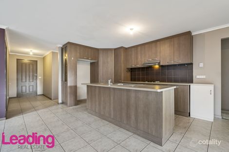 Property photo of 14 Massie Circuit Sunbury VIC 3429