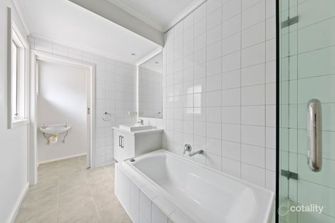 Property photo of 30 Friendship Square Cheltenham VIC 3192
