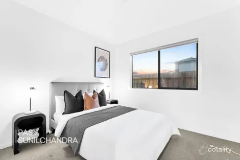 Property photo of 28A Plymouth Boulevard Clyde North VIC 3978