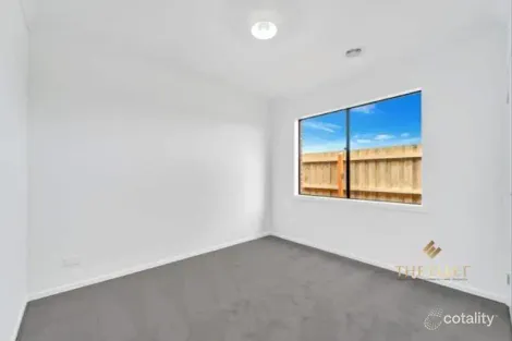 Property photo of 17 Bayley Chase Aintree VIC 3336