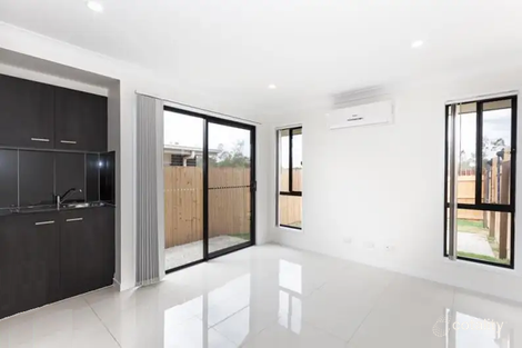 Property photo of 2/8 Ward Street Flinders View QLD 4305