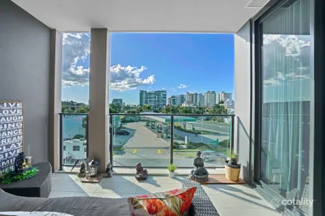 302/110-112 Frank St, Labrador, QLD 4215