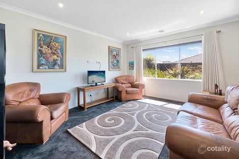 Property photo of 22 Bayley Place Cranbourne West VIC 3977