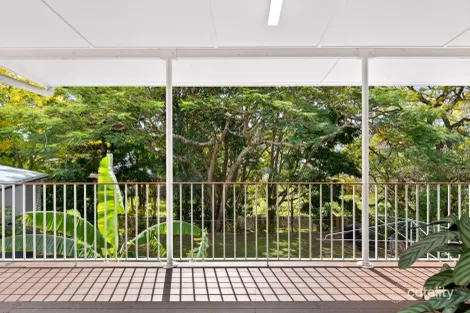 Property photo of 17 Oatland Crescent Holland Park West QLD 4121