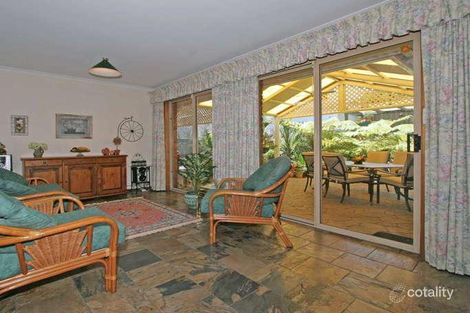 Property photo of 8 Greenloop Crescent Huntfield Heights SA 5163