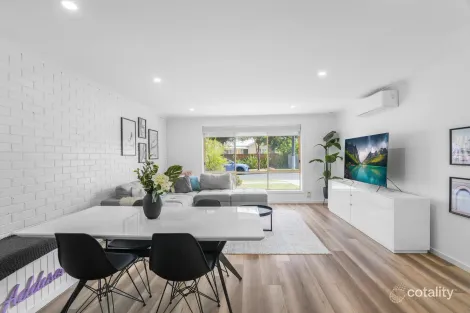 Property photo of 1/2 Weeden Drive Werribee VIC 3030
