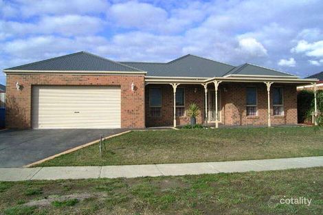 Property photo of 86 Cherryhills Drive Cranbourne VIC 3977