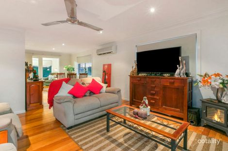 Property photo of 50 Cresthaven Drive Mansfield QLD 4122