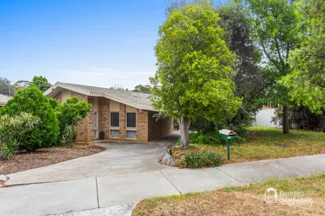12 Rosemary Ave, Strathdale, VIC 3550