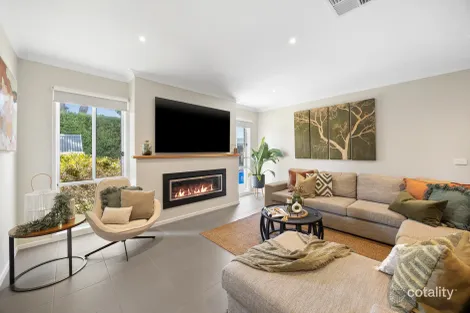 Property photo of 48 Paringa Drive Ferntree Gully VIC 3156