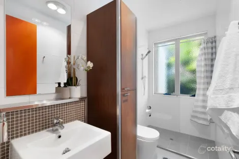 Property photo of 2/22 Rennie Street Indooroopilly QLD 4068