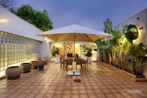 Property photo of 7 Carinya Crescent Caulfield North VIC 3161