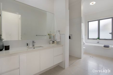 Property photo of 59 The Peninsula Helensvale QLD 4212