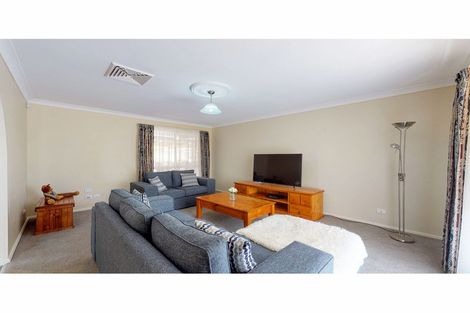 Property photo of 4 Lesley Place Dubbo NSW 2830