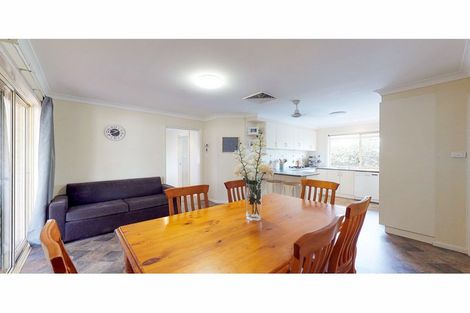 Property photo of 4 Lesley Place Dubbo NSW 2830