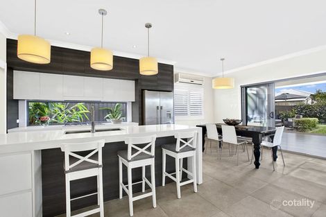 Property photo of 31 Violet Street Wynnum QLD 4178