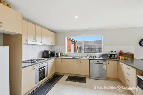 Property photo of 11 Richardson Court Maddingley VIC 3340