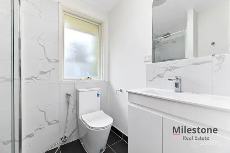 Property photo of 18 Joyce Street Cranbourne West VIC 3977