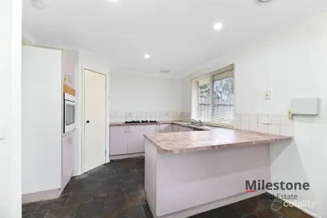 Property photo of 18 Joyce Street Cranbourne West VIC 3977