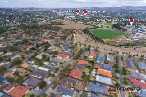 Property photo of 10 Orchardview Grove Sunbury VIC 3429
