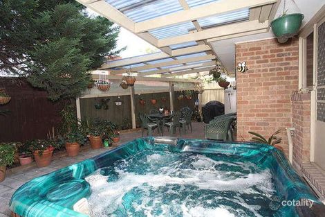 225 Hall Rd, Skye, VIC 3977
