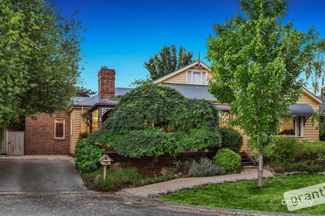 Property photo of 12 Magarra Crescent Berwick VIC 3806