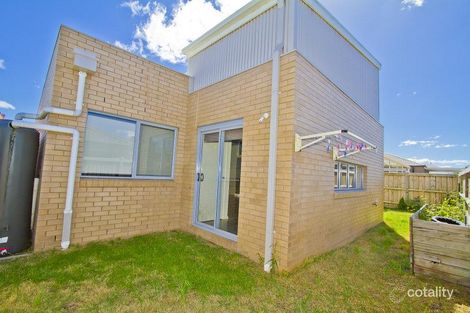 Property photo of 3 Thirlestane Place Craigieburn VIC 3064