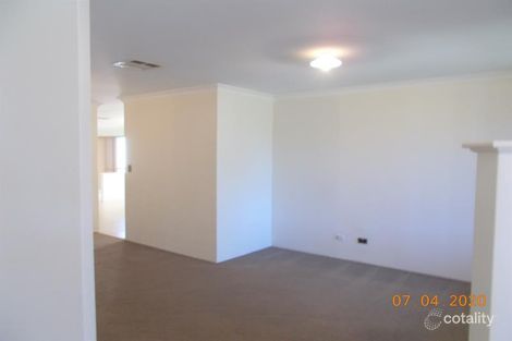 Property photo of 9 Archimedes Crescent Tapping WA 6065