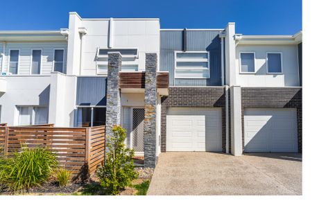 Property photo of 17/5 Annafee Avenue Keysborough VIC 3173