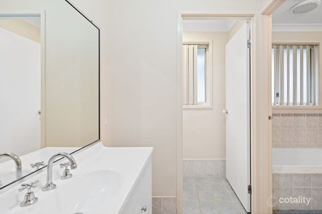 Property photo of 2 Lupin Close Woongarrah NSW 2259