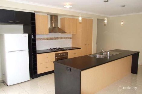 Property photo of 10 Dolphin Crescent Point Cook VIC 3030