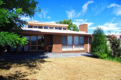 Property photo of 12 Hamilton Close Endeavour Hills VIC 3802