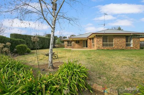 Property photo of 16 Centura Crescent Armidale NSW 2350