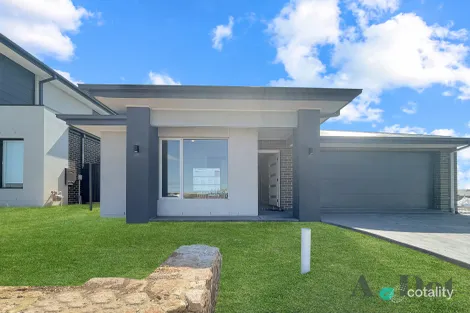 Property photo of 5 Bask Street Clyde North VIC 3978