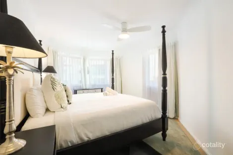 Property photo of 10/26 Old Burleigh Road Surfers Paradise QLD 4217